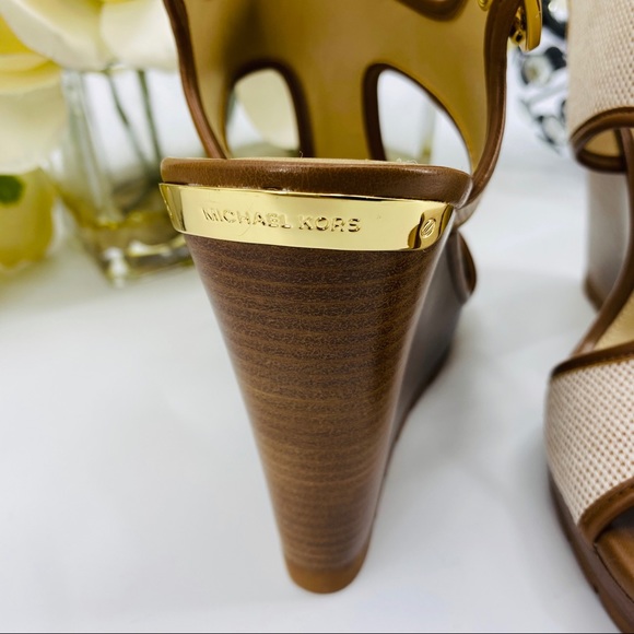 NWT Michael Kors Wedge Sandal Heels - Picture 7 of 8
